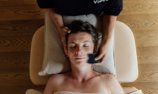 Gua Sha masáž tváre | Vigeo Bojnice Gua Sha masáž tváre | Vigeo Bojnice